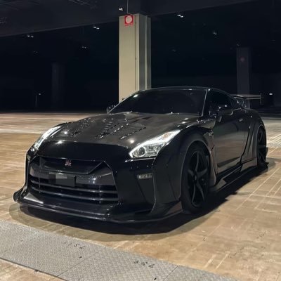 04000's profile picture. 