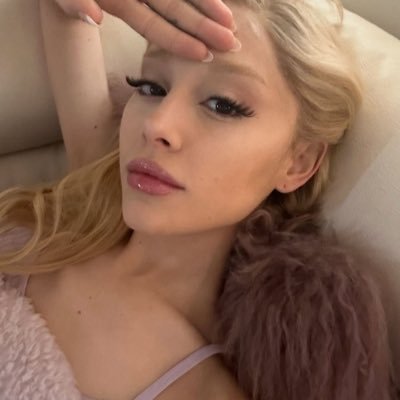 sohighslut's profile picture. being this young is art.