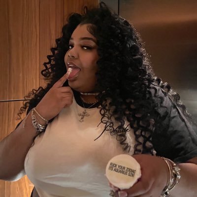 ItsJanel_Bitch's profile picture. stand on your shit.