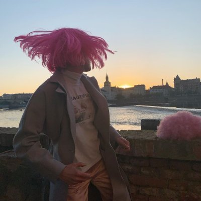 iamtimlarsen's profile picture. Resigned music reviewer, now IT-biz sellout - mostly (re)tweets into the void about music, NFL and various other nerdy/emo topics - he/him