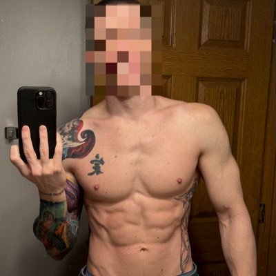 18+, NSFW. 34 year old straight, gym enthusiast with a kinky side. Love showing my body any chance I get. I show my face with no blur on OnlyFans. No PPV!