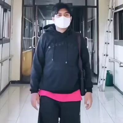 seseorang hamba fakir yang berjalan di bumi Allah SWT
#24434