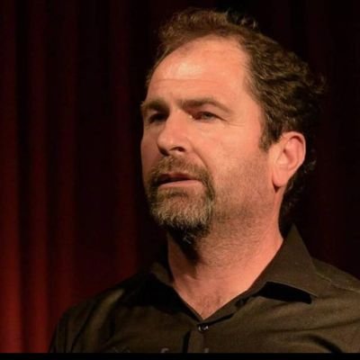 nesimibudak's profile picture. 🎭 ate.concorde...TiP'li . 'İyilik iyidir'
#delisanat
#sahne 
#doğaçlama