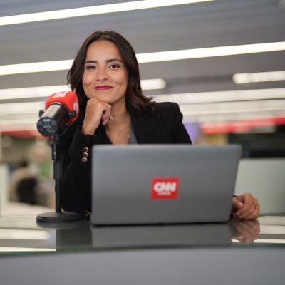 Periodista en @cnnchile. Me encanta la música, discutir largo y tendido y las sobremesas eternas. @CotaOrtizTV en insta ✨