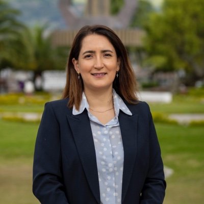 Dios mi guía, mi familia mi mayor tesoro. Gestora universitaria.Apasionada por la transformación digital, me encantan los retos.