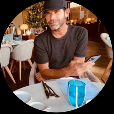 derekwall_'s profile picture. 5x founder