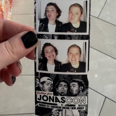 Shatana125's profile picture. I tweet about the @jonasbrothers / @edsheeran / @taylorswift13 a lot