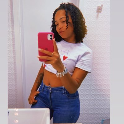 A Paz que eu precisava encontrei em mim mesmo, qnd descobri que é melhor estar só do que mal acompanhada!💕                            E s c o r p i a n a♏