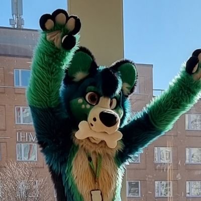 Sierra_Wuff_'s profile picture. 🇮🇪 - she/they - bi🏳‍🌈 - 23  🔞 🪡: @wilddogworks