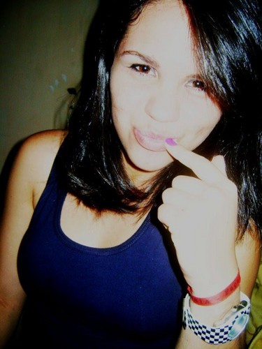 Sou Aquariana, Chata mais adoro minhas amizades. em fim quer saber mais então #Follow !