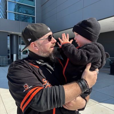 Elder Millennial, Shameless Dork, Previously an Indy Wrestling vagabond - In an abusive relationship with Philly Sports - #RingTheBell #LetsGoFlyers