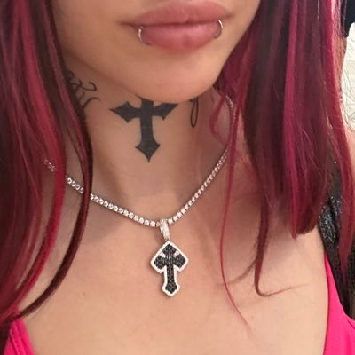 mollyworld55555's profile picture. 𐕣 ⛧ 𐕣 somewhere in the world