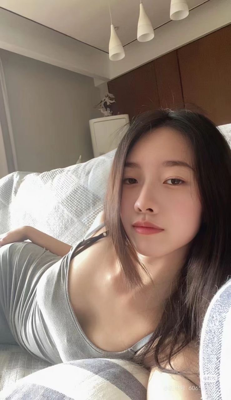 私は今32歳で独身ですが、最近寂しくて、大人で穏やかな恋人を探しています。30歳以上の独身男性がいる場合は、私のLINE：2568665を追加して電話で連絡することができます