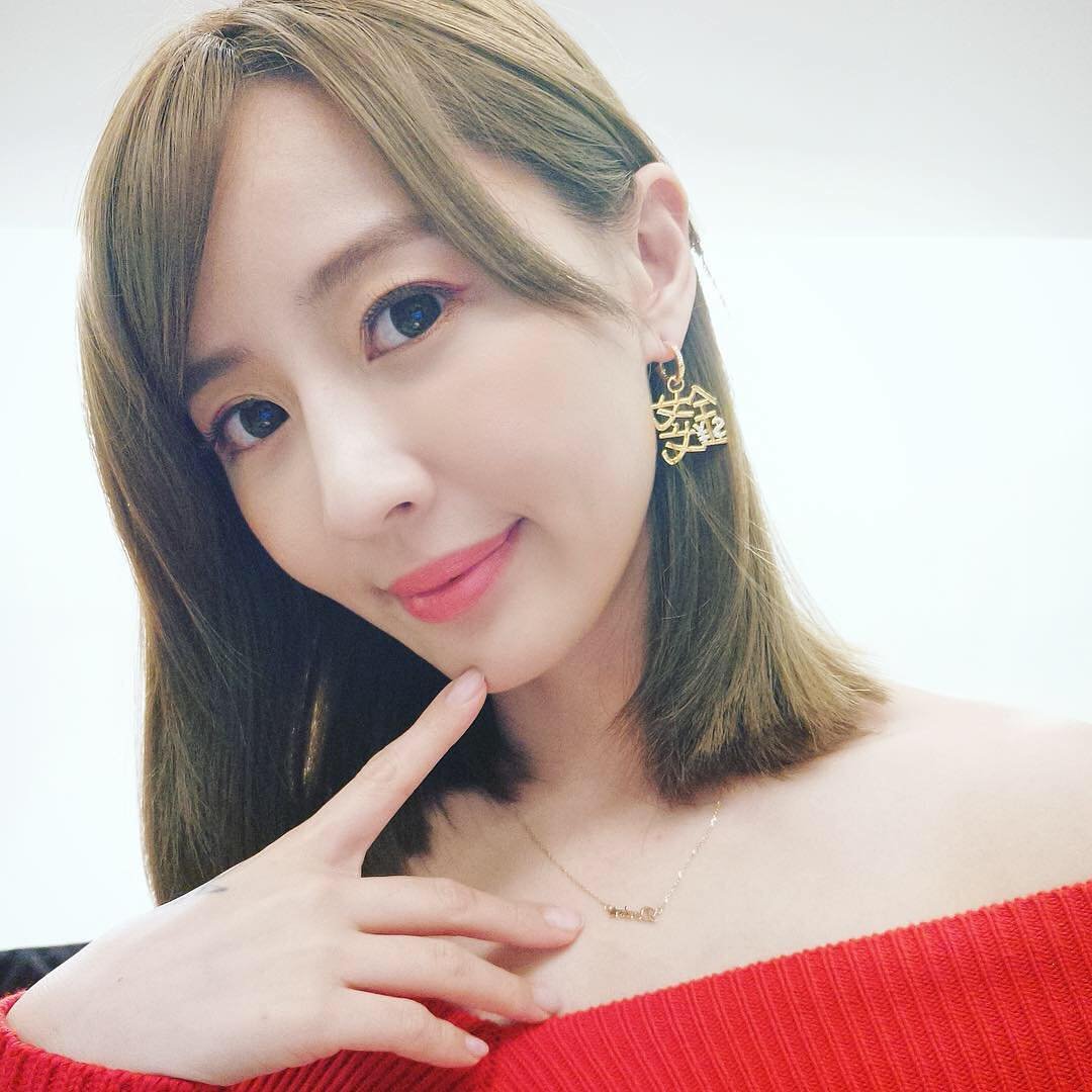 GKuphal60788's profile picture. 私は現在32歳の独身ですが、最近寂しくて、大人で穏やかな恋人を探しています。好きなイケメンがいれば、私のLINEチャットを追加することができます：tina666889