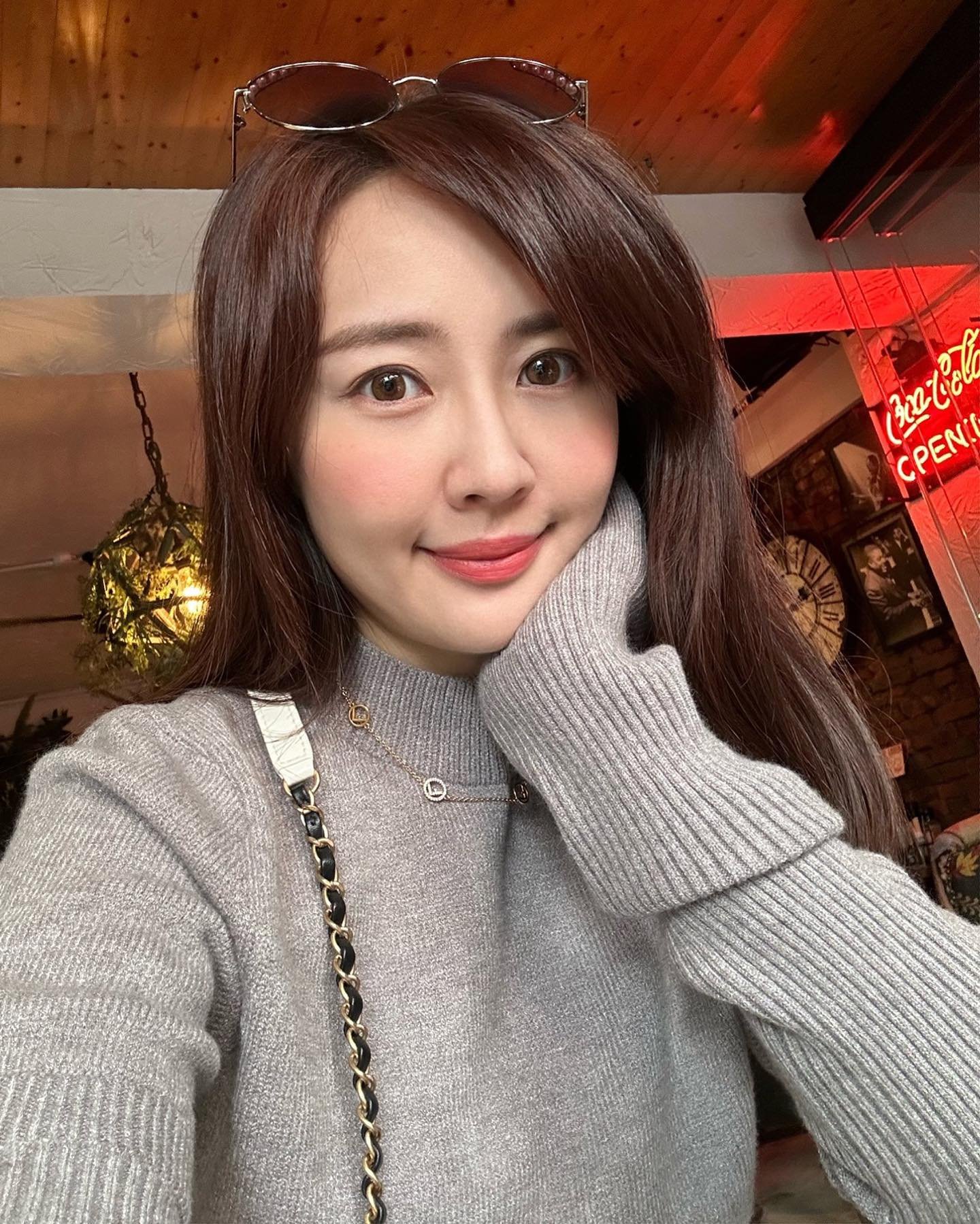 私は現在32歳の独身ですが、最近寂しくて、大人で穏やかな恋人を探しています。好きなイケメンがいれば、私のLINEチャットを追加することができます：tina666889
