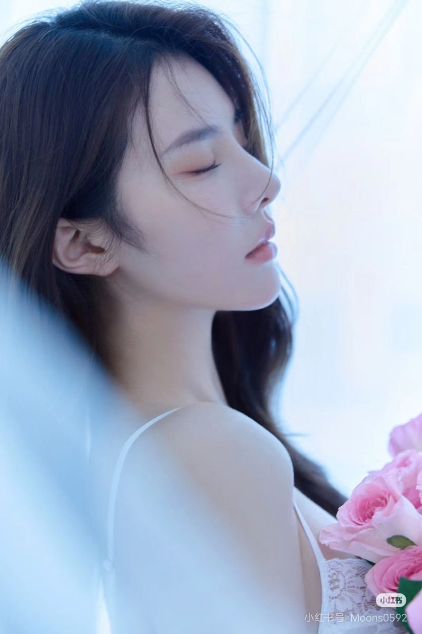 AOberbrunn52470's profile picture. 私は現在32歳の独身ですが、最近寂しくて、大人で穏やかな恋人を探しています。好きなイケメンがいれば、私のLINEチャットを追加することができます：na188896