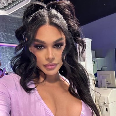 pretty tranny queen 👑💕 
transgender world... kinky juicy TS 🔌🔥🍆!! unlock and connect to my Trans world 💋💋🌈🌈
