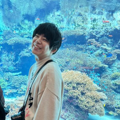 社会課題を幅広くとらえ、人文知を背景に別解を探求する自由研究が中心。
読書と対話を通じて「もうひとつの可能性」を探りながら、課題解決サービスに関わり、積極的に各地へ足を運んでいます。
Xではニュース、noteでは長文。
2025年は「やさしい自由と想像力」を探究テーマに。