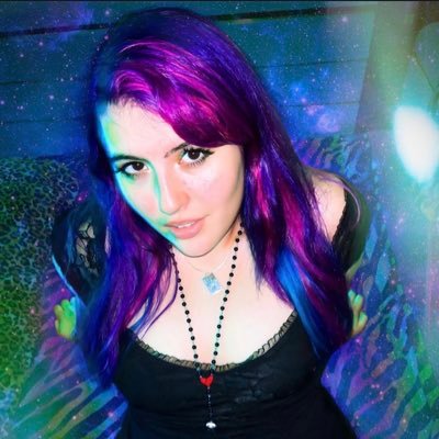 22 || sfl - gnv || emo digipop princess || mgmt & media || bass and vocals in @heytvboy || vocals and synth in @fangfaceband