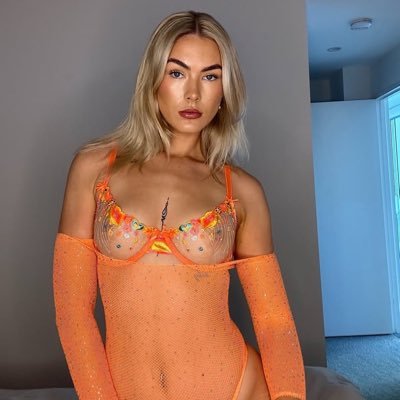 yes i do sell content/panties & fetish friendly 🤎 . dm for menu. Volleyball player 💞