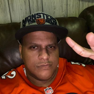 I talk sports and other stuff. #Celtics #Bears #Cubs #WWE IG: @Slic_Ric1