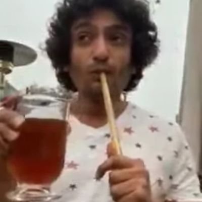 رسولُنا من صنَعَنَا بناةَ مجدٍ أكارم،
رسولُنا شمسُ حقٍ أضاءَ وجهَ العوالم