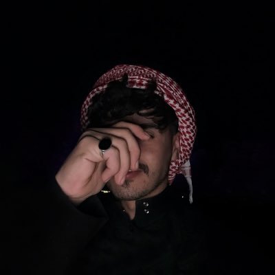 ممَايوُالفني الزِحاام .
