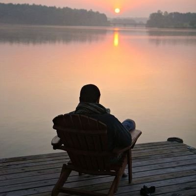 कौन-सी बात कहाँ, कैसे कही जाती है,
ये सलीक़ा हो, तो हर बात सुनी जाती है....