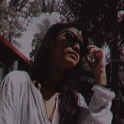 Ms_Specs's profile picture. Life is an art— And it is as imperfect and equally as beautiful as death🖤