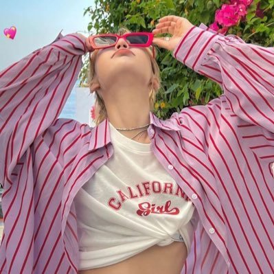 flora_E6's profile picture. you meet me once , you can never really forget me✨💞 DM FOR NOTIS 🔔