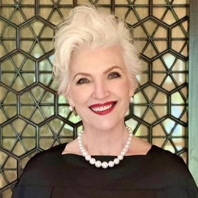 Bestselling International Author of A woman Makes A Plan 📖 Doctor of Dietetics 👩🎓 Supermodel 😉💃 Mother of @ Elon musk