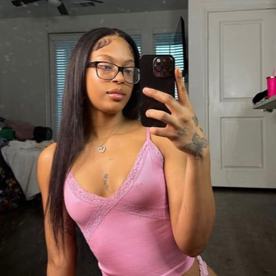 Explicit contnts private story facetime🍆 super mega Dropbox❤️ meetup  telegram https://t.co/hwZwrrBwPH