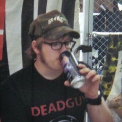 i like fob, mcr n beatles 🕸️ dnp & queer baiting shows enjoyer 🕸️ autistic 🕸️when they made me they broke the mold 🕸️