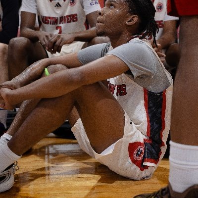 Zachariah grace SG 170 pounds, 6,3 2026 3.5gpa Winthrop/Austin rivers se elite zachariahgrace949@gmail.com 813471161