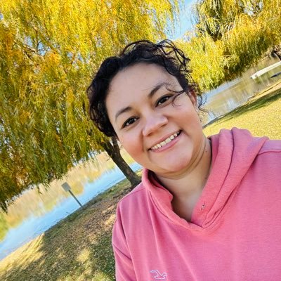 Brenely124's profile picture. Lectora, amante del marketing y la fotografía. Dios/Familia.