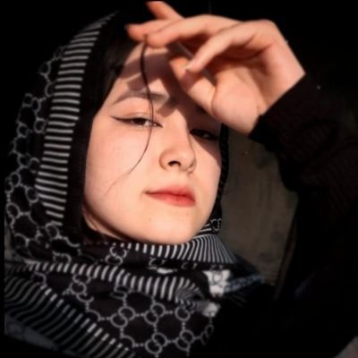 مقصد آنگونه که گفتند به ما، روشن نیست
دوستان نیمهٔ راهید اگر، برگردید!