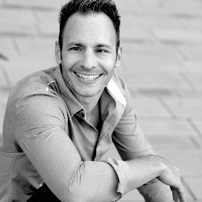 funkenfrei_'s profile picture. Ich schreibe über Funken für deine Freiheit - tanz mit Leichtigkeit, Herz & AI vom grauen Alltag zu deiner bunten Ich-Party 🥳