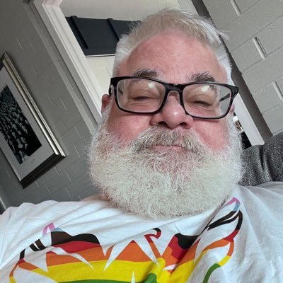 🏳️🌈🌉#SFGIANTS; #ALLCAPS 🦅; #GOIRISH☘️; #RAIDERS🏴☠️; 🐕 & 🏒make me 😃. Bsky: @Beefn925 (CapsDaddy). MAGAts need not apply.