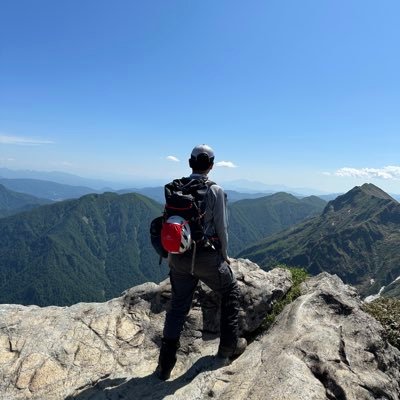 名前はQueenのフレディマーキュリーから 山屋っぽかったら政治宗教思想を語っちゃダメなの⁉️(何その謎ルール❓) 体力はFランハイカーのオッサンなので画像に騙されないでね❣️最近はFランスキーヤー #日本浪曼派 #小室直樹 #里見岸雄