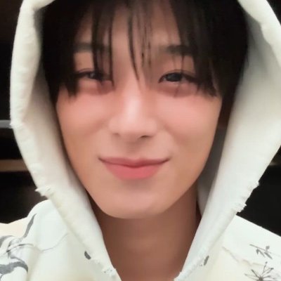 Roza4752's profile picture. 