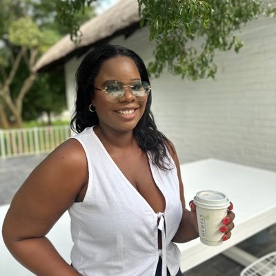 Hernameisthando's profile picture. Insta:her_name_is_Thandow