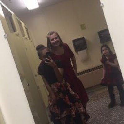 reinabowz's profile picture. 