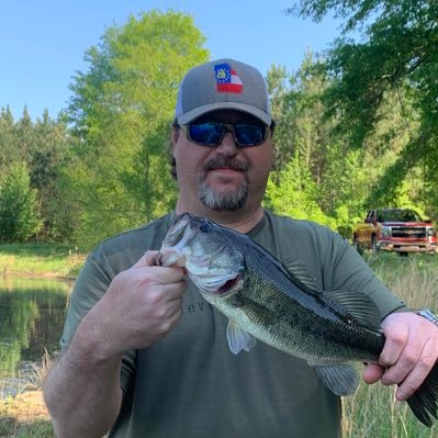 sunburnedchevy's profile picture. He calls me Russ, I call him Lord. Navy Veteran ASW. GO DAWGS! 🇺🇸⚓️⚔️.
