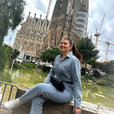 Máster en Asesoría Laboral, Fiscal y Contable.
Graduada en Derecho ⚖️♀️💜🌹
Muy al Sur💚