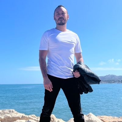 victor_tormento's profile picture. “Con la dignidad no se come, pero un pueblo sin dignidad se pone de rodillas y termina sin comer”. Julio Anguita