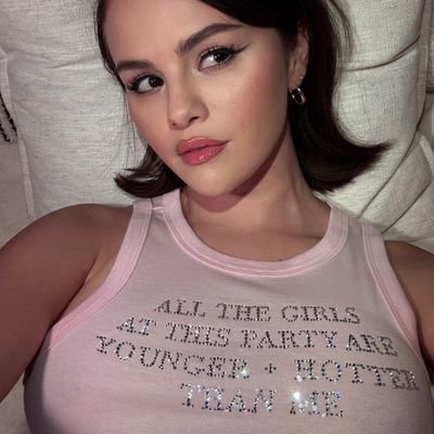 revival_sm's profile picture. Selena e Taylor ♥️