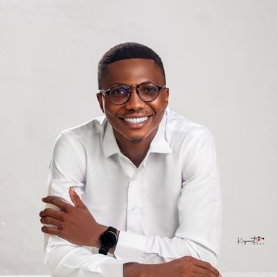 Cr8tivMoses's profile picture. far from smallness - called to greatness