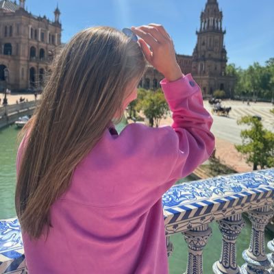 Escribo relatos y a veces cuento mi vida, aunque solo oposito y hago deporte. No contenido explícito