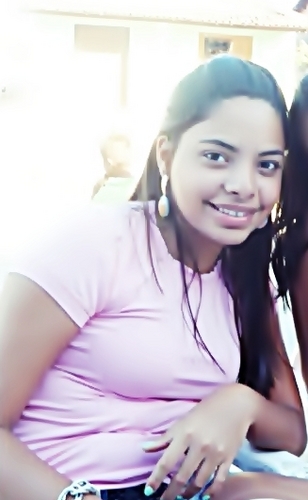 Tenho 18 anos.. corintiana..futura enfermeira..minha vida se resume a uma palavra DEUS..