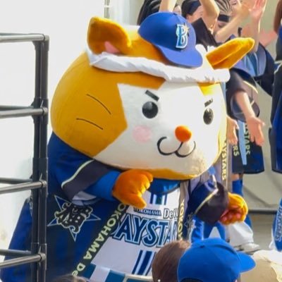 生まれも育ちも今も横浜。DeNAベイスターズ好き 横浜の街が大好き 無言フォロー失礼します🙂 野球以外も呟きますよ!